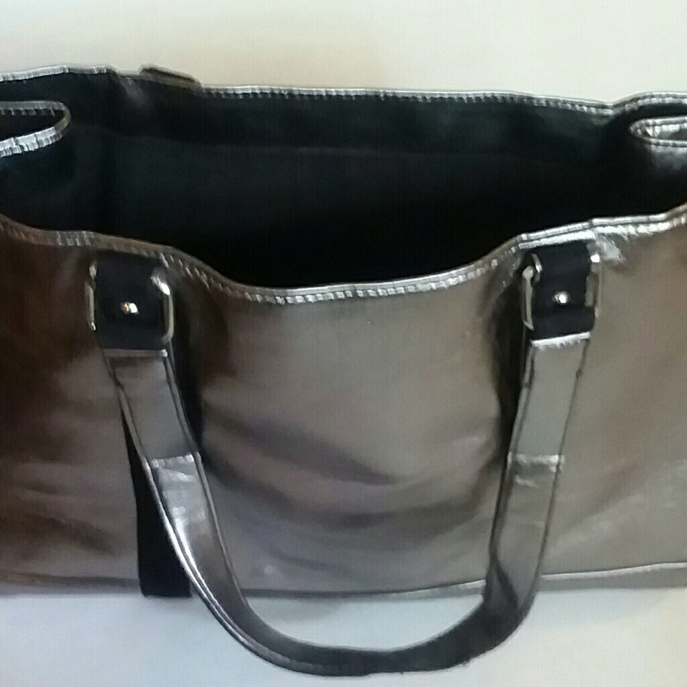 VICTORIA'S SECRET LARGE SILVER SHOULDER BAG/TOTE!